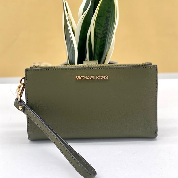 Michael Kors DoubleZip Wallet Wristlet
Phone Case DUFFLE - Picture 2 of 14